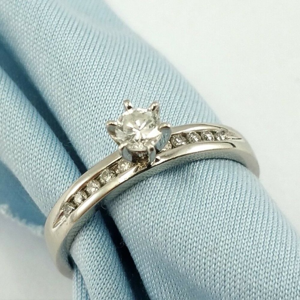 Beautiful Solid Platinum 950PL Solitaire Diamond Ring Band - Nice!